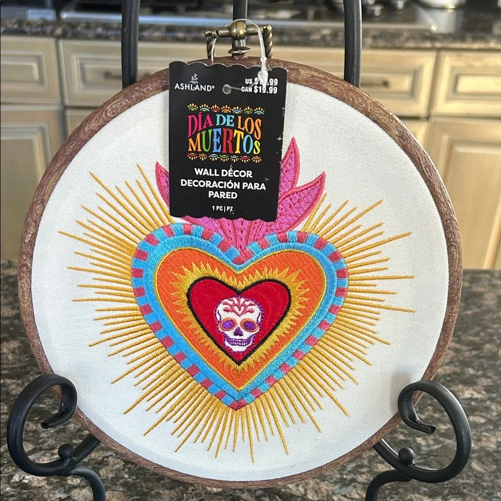ASHLAND EMBROIDERED HEART DIA DEL LOS MUERTOS WALL DECOR NWT